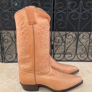 Women’s Dan Post 13" Coco Wheat Deer tan Boot;  Size 8 1/2 M